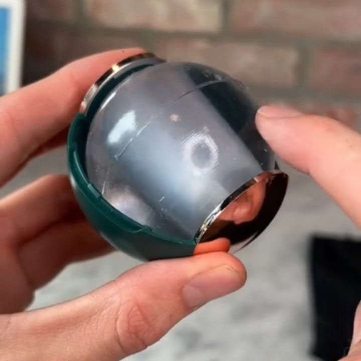 Read more about the article Reusable Lint Roller Ball