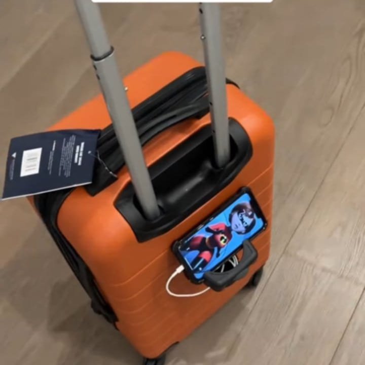 Read more about the article Wrangler Smart Luggage Set with Cup Holder