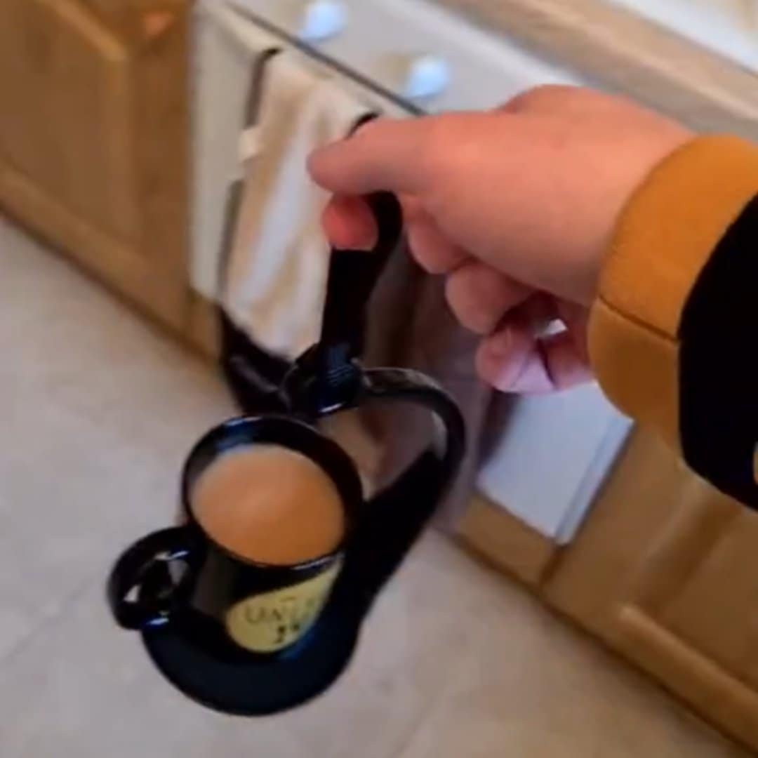 Read more about the article The Non-Slip Cup Holder Drink Tray