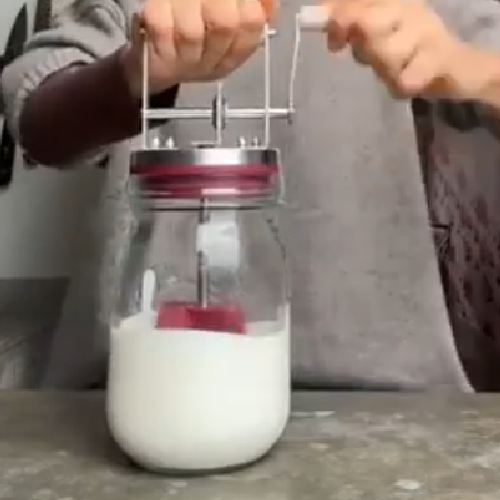 Read more about the article Kilner Vintage Glass Butter Churn